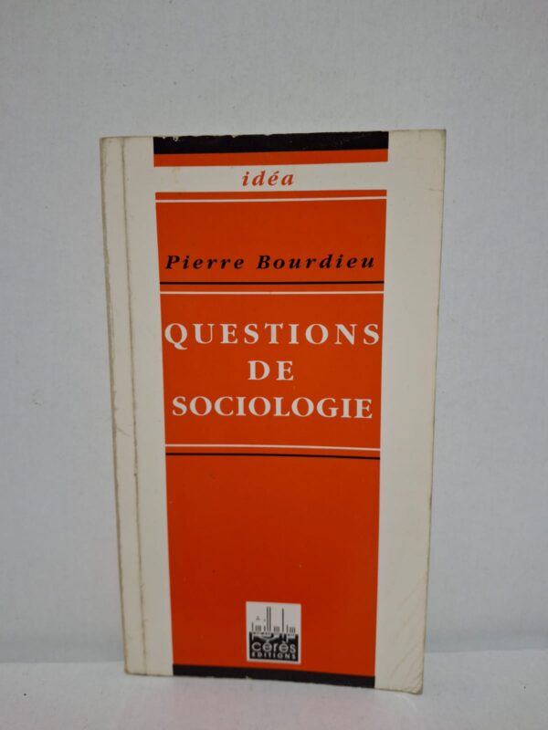 Dans Questions de sociologie, Pierre Bourdieu réunit une série d'entretiens et de textes consacrés aux principaux concepts de sa pensée sociologique. Il analyse les mécanismes de domination, les rapports de pouvoir, l'éducation, la culture et les inégalités sociales. L'auteur montre comment les structures sociales influencent les comportements et les trajectoires individuelles. Cet ouvrage constitue une référence incontournable pour les étudiants, chercheurs et lecteurs intéressés par les sciences sociales.
