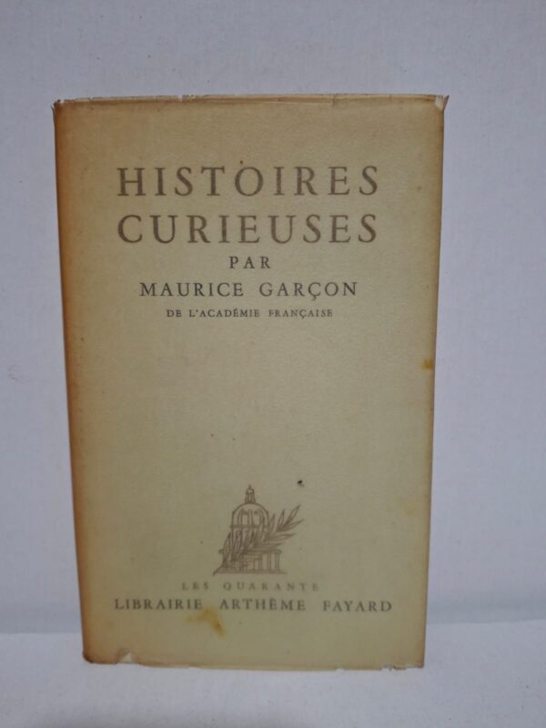 Dans cet ouvrage, Maurice Garçon rassemble des histoires authentiques, singulières et parfois méconnues, puisées dans l'histoire, la justice et les mœurs. Chaque récit met en lumière des personnages, des événements ou des affaires extraordinaires qui ont marqué leur époque. Écrit avec érudition et élégance, le livre mêle documentation historique et art du récit. Une lecture passionnante pour les amateurs d'histoire, de curiosités et d'anecdotes historiques.