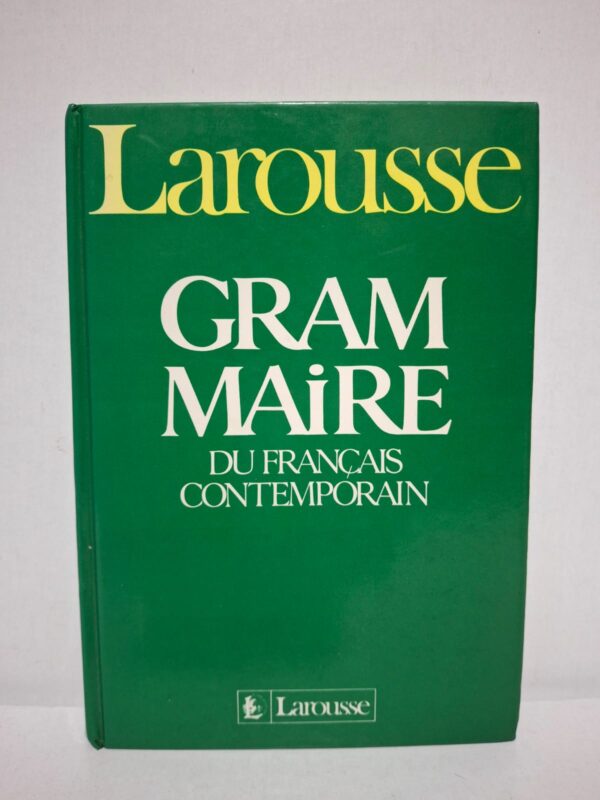 Cette grammaire présente de manière claire et méthodique les principales règles de la langue française. Elle traite de l'orthographe, de la conjugaison, de la syntaxe et de la ponctuation, avec de nombreux exemples pour faciliter la compréhension. Destiné aux étudiants, enseignants et passionnés de langue française, l'ouvrage constitue un outil de référence fiable. Il permet d'approfondir ses connaissances et d'améliorer durablement la maîtrise du français.