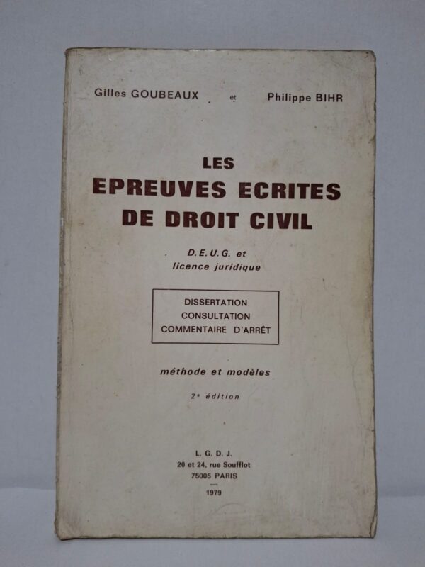 Cet ouvrage présente les méthodes indispensables pour réussir les épreuves écrites de droit civil en D.E.U.G. et en licence juridique. Il explique les techniques de la dissertation, de la consultation juridique et du commentaire d'arrêt à travers des conseils pratiques et des modèles corrigés. Les auteurs mettent l'accent sur la rigueur du raisonnement juridique et la qualité de la rédaction. Ce manuel constitue un outil de référence pour les étudiants souhaitant maîtriser les exercices fondamentaux du droit civil.