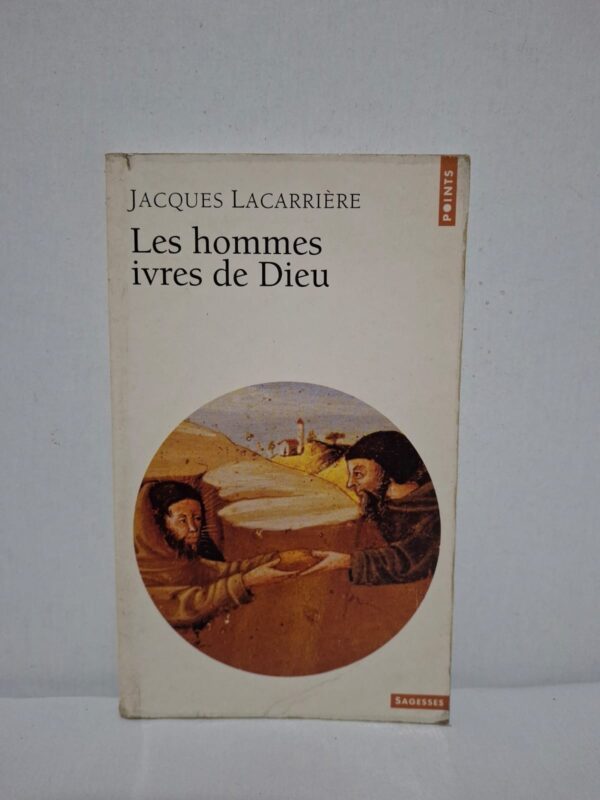 Jacques Lacarrière retrace l'histoire des premiers moines du désert au IVᵉ siècle, animés par une quête spirituelle radicale. Il décrit leur mode de vie austère, leurs pratiques ascétiques et leur désir de se rapprocher de Dieu. L'ouvrage mêle récit historique, réflexion philosophique et témoignages anciens pour faire revivre ces figures fascinantes. Il offre une plongée dans les origines du monachisme chrétien et interroge les limites de l'expérience humaine et spirituelle.