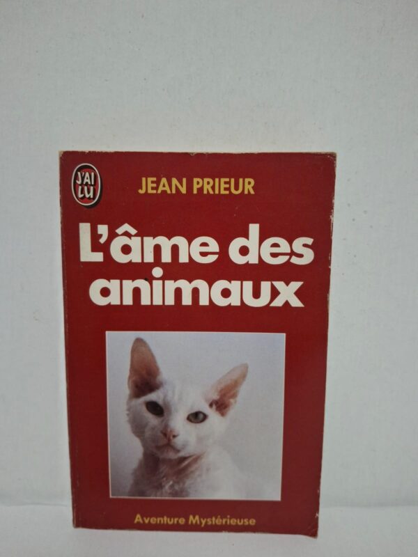 Jean Prieur s'interroge sur la conscience, la sensibilité et la possible survie de l'âme des animaux après la mort. En s'appuyant sur des témoignages, des traditions religieuses, des philosophies et des réflexions personnelles, il examine les liens profonds entre l'homme et l'animal. L'auteur invite le lecteur à porter un regard nouveau sur le monde animal et sa dimension spirituelle. Cet ouvrage s'adresse à tous ceux qui s'intéressent à la spiritualité, à la philosophie et à la condition animale.