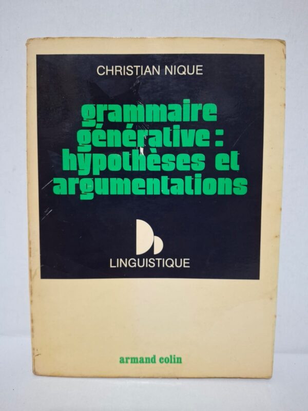 Ce livre présente les bases théoriques de la grammaire générative et ses principales hypothèses. L’auteur analyse les structures du langage et les mécanismes syntaxiques qui les gouvernent. Il expose les arguments majeurs qui soutiennent cette approche linguistique moderne. L’ouvrage s’adresse aux étudiants et chercheurs intéressés par la linguistique théorique.