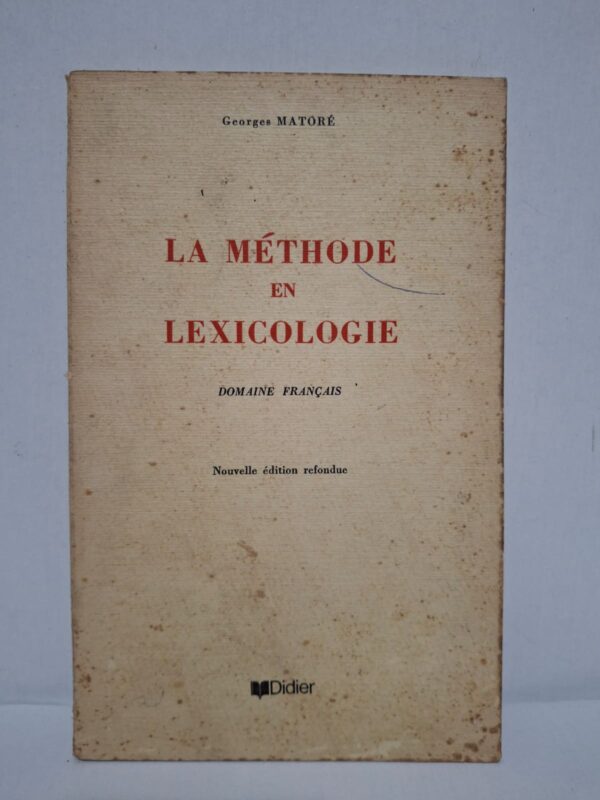 Dans ce livre, Georges Matoré expose les principes et les méthodes de la recherche en lexicologie appliquée à la langue française. Il montre comment le vocabulaire évolue en fonction des transformations sociales, historiques et culturelles. L'auteur propose une démarche scientifique pour analyser les mots, leur origine, leur sens et leurs usages. Cet ouvrage est une référence incontournable pour les étudiants, enseignants et chercheurs en linguistique et en sciences du langage.