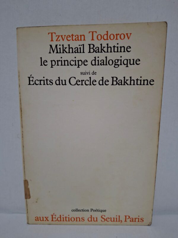 Dans cet ouvrage, Tzvetan Todorov expose les concepts fondamentaux de Mikhaïl Bakhtine, notamment le principe dialogique, qui considère tout discours comme un échange entre plusieurs voix. Le livre est complété par une sélection d'écrits du Cercle de Bakhtine, offrant un accès direct à leurs réflexions sur le langage, la littérature et la culture. Il met en évidence l'importance du dialogue, de la polyphonie et de l'interaction dans la compréhension des textes. Cette référence est essentielle pour les étudiants, chercheurs et passionnés de linguistique, de littérature et de philosophie du langage.
