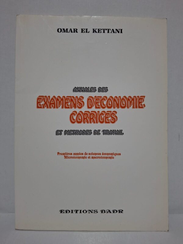 Ce livre rassemble des annales d'examens d'économie accompagnées de leurs corrigés détaillés afin d'aider les étudiants à préparer efficacement leurs évaluations. Il présente également une méthode de travail favorisant la compréhension des notions essentielles de microéconomie et de macroéconomie. Destiné principalement aux étudiants de première année en sciences économiques, il constitue un excellent outil de révision et d'entraînement. Grâce à son approche pratique, il permet d'améliorer les connaissances et les techniques de résolution des exercices.