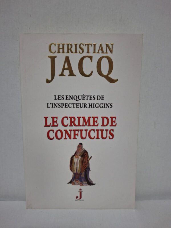 Dans cette enquête, l'inspecteur Higgins est confronté à un crime mystérieux dont les indices semblent liés à la pensée et à l'héritage de Confucius. Au fil de l'investigation, il doit démêler un réseau de secrets, de manipulations et d'intérêts cachés. Christian Jacq mêle habilement suspense, culture et références historiques pour construire une intrigue originale. Ce roman séduira les amateurs de romans policiers et d'énigmes intellectuelles.