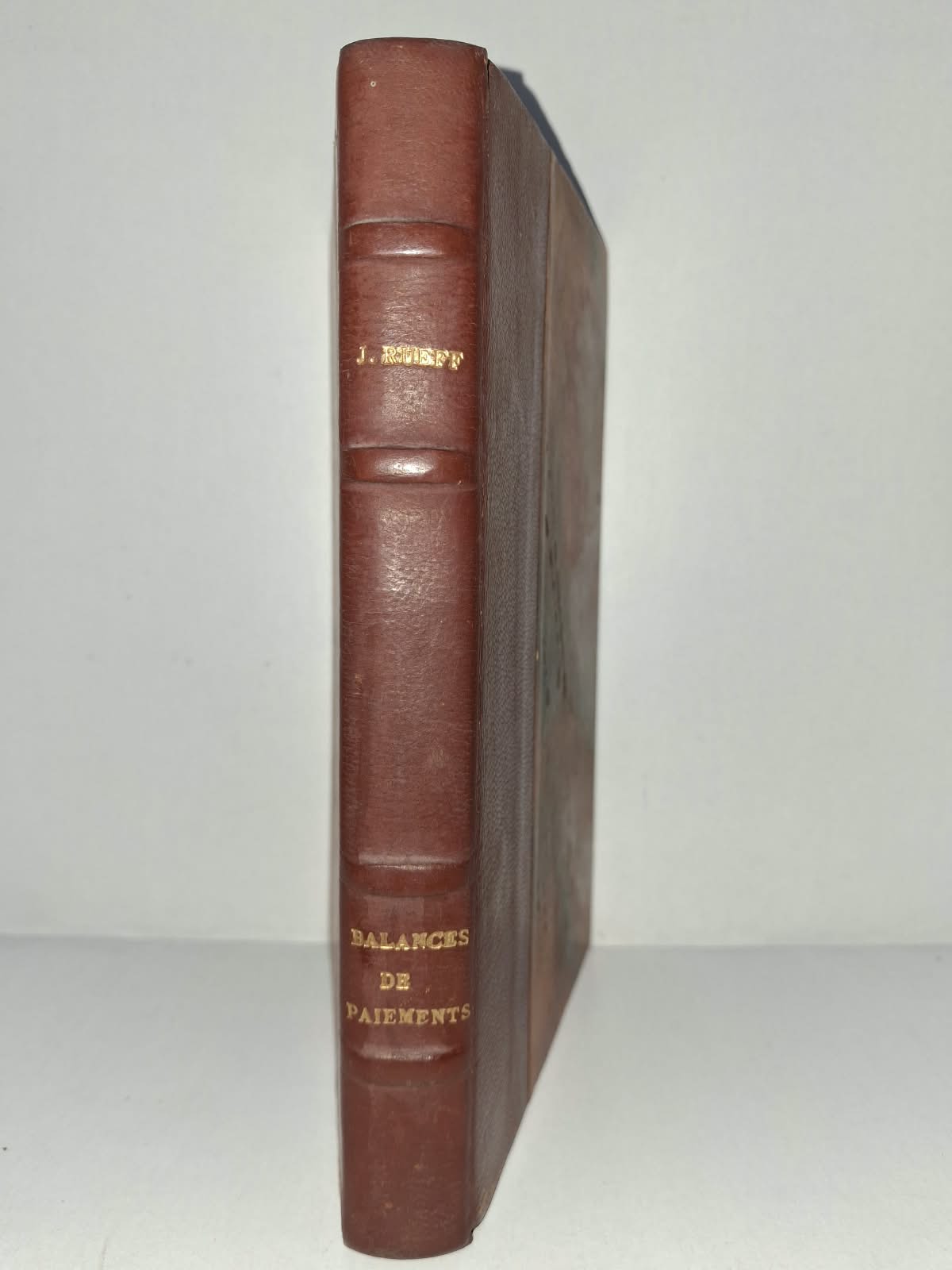 Le lancinant problème des balances de paiements - Jacques Rueff (de l'Académie française et de l'Académie des sciences morales et politiques) Le lancinant problème des balances de paiements - Jacques Rueff (de l'Académie française et de l'Académie des sciences morales et politiques)